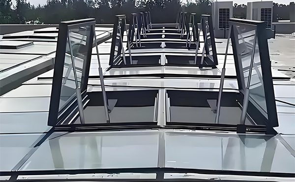 三原排烟窗 三原排烟窗