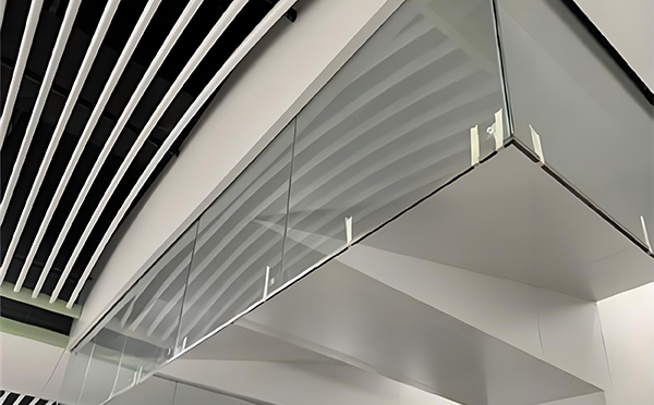 三原玻璃挡烟垂壁