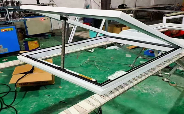 某地下车库出入口三原排烟窗配置工程