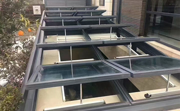 某轨道交通车辆维修车间三原排烟窗应用