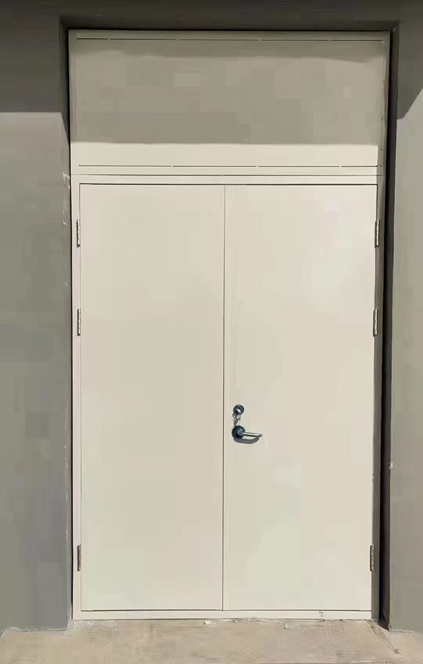 展览馆项目完成大跨度三原防火门安装